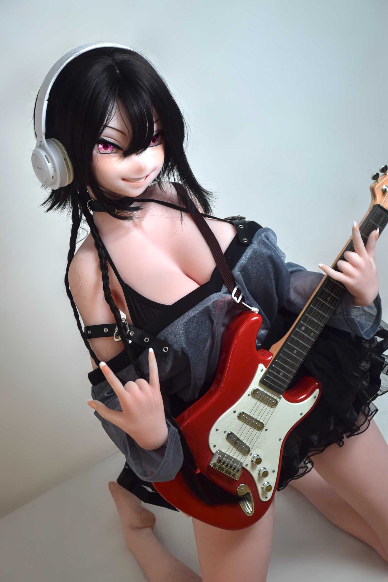 RAD032-Off-C09.jpg