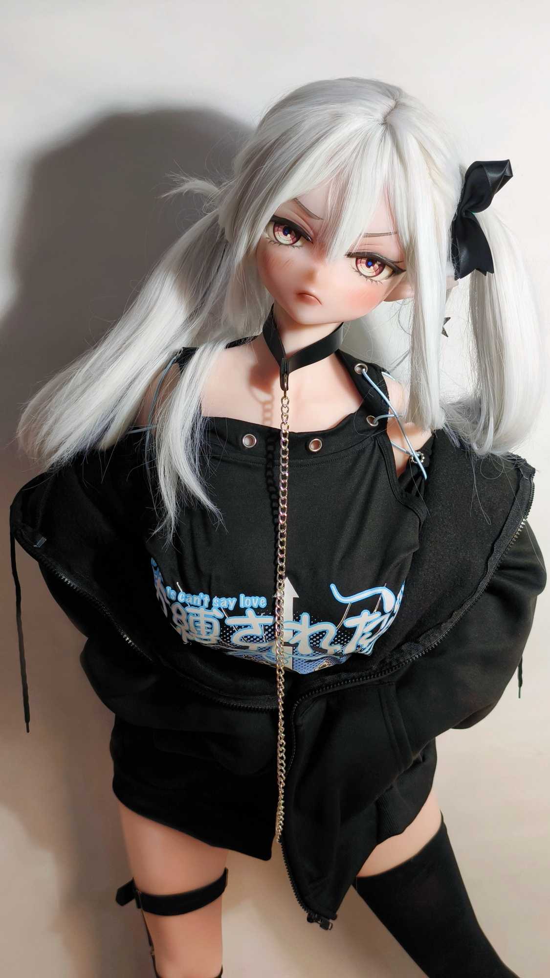 RAD038-Off-C05.jpg