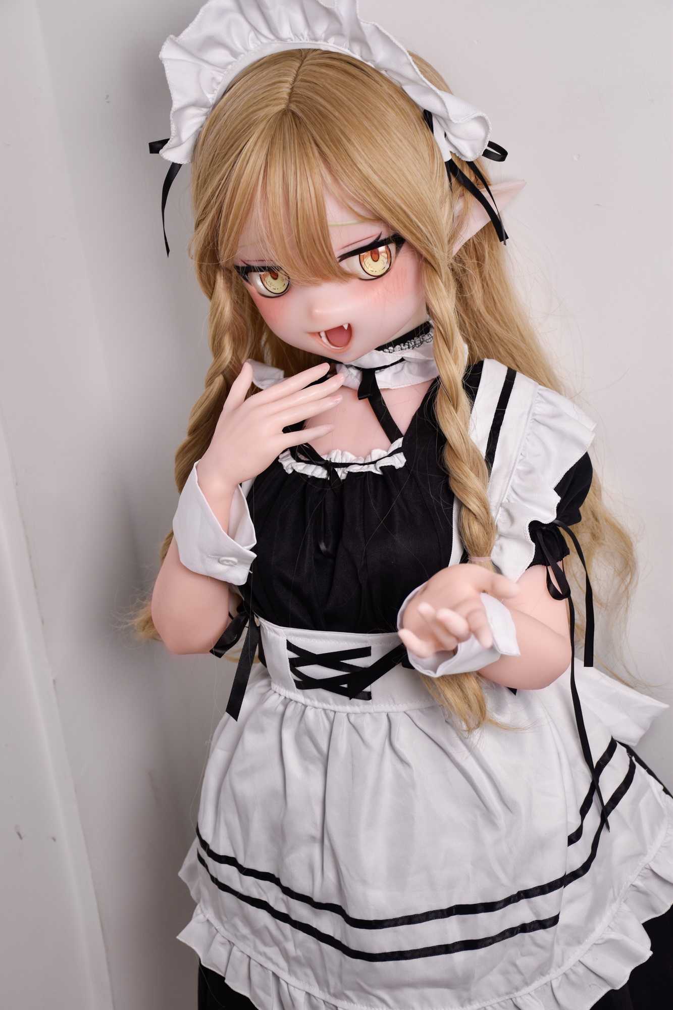 AHR026-Off-C01.JPG
