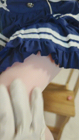 I want to hold you in one hand~1080.gif